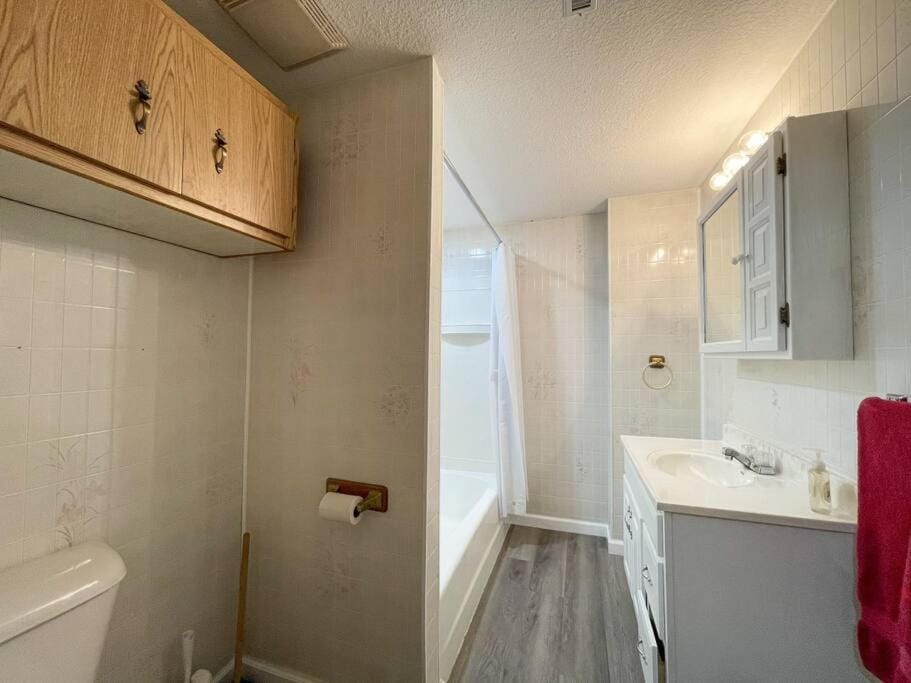 Villa #4 Sleep 10 Down House in Village Four Seasons