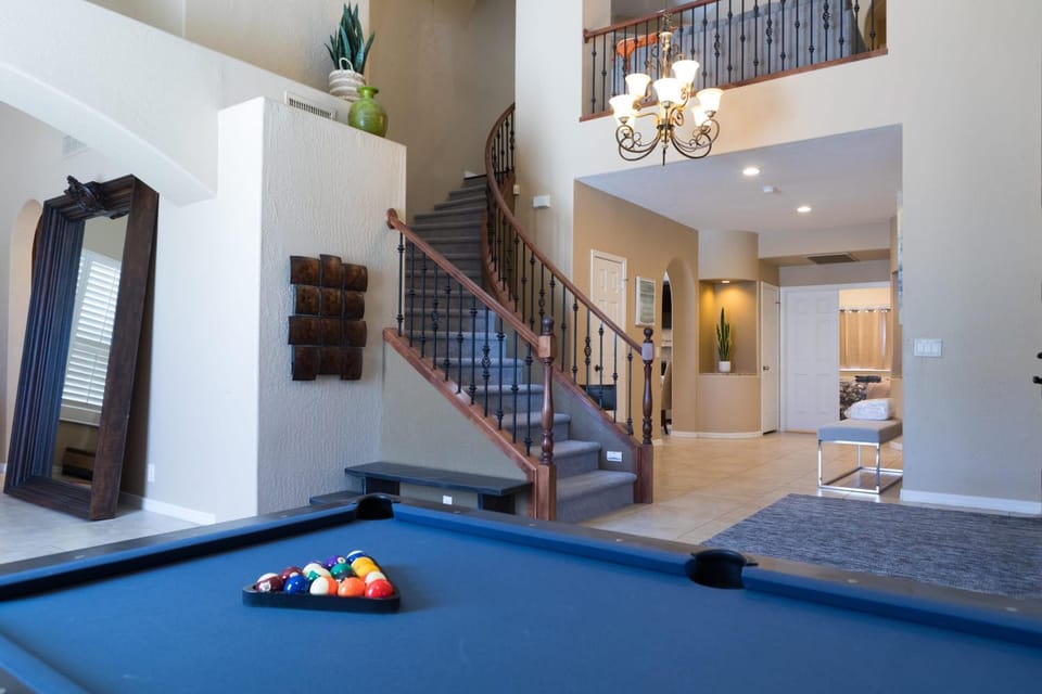 Desert Paradise Pool Spa Pickleball Putt Green House in Phoenix