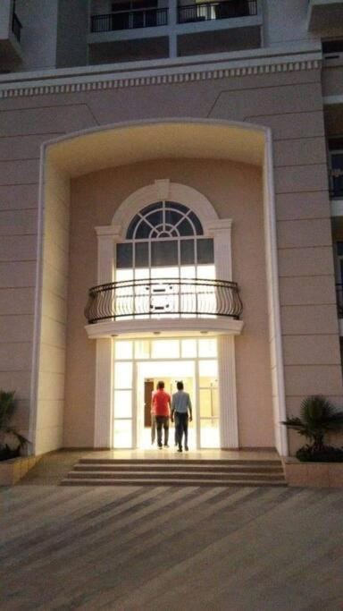 Facade/entrance