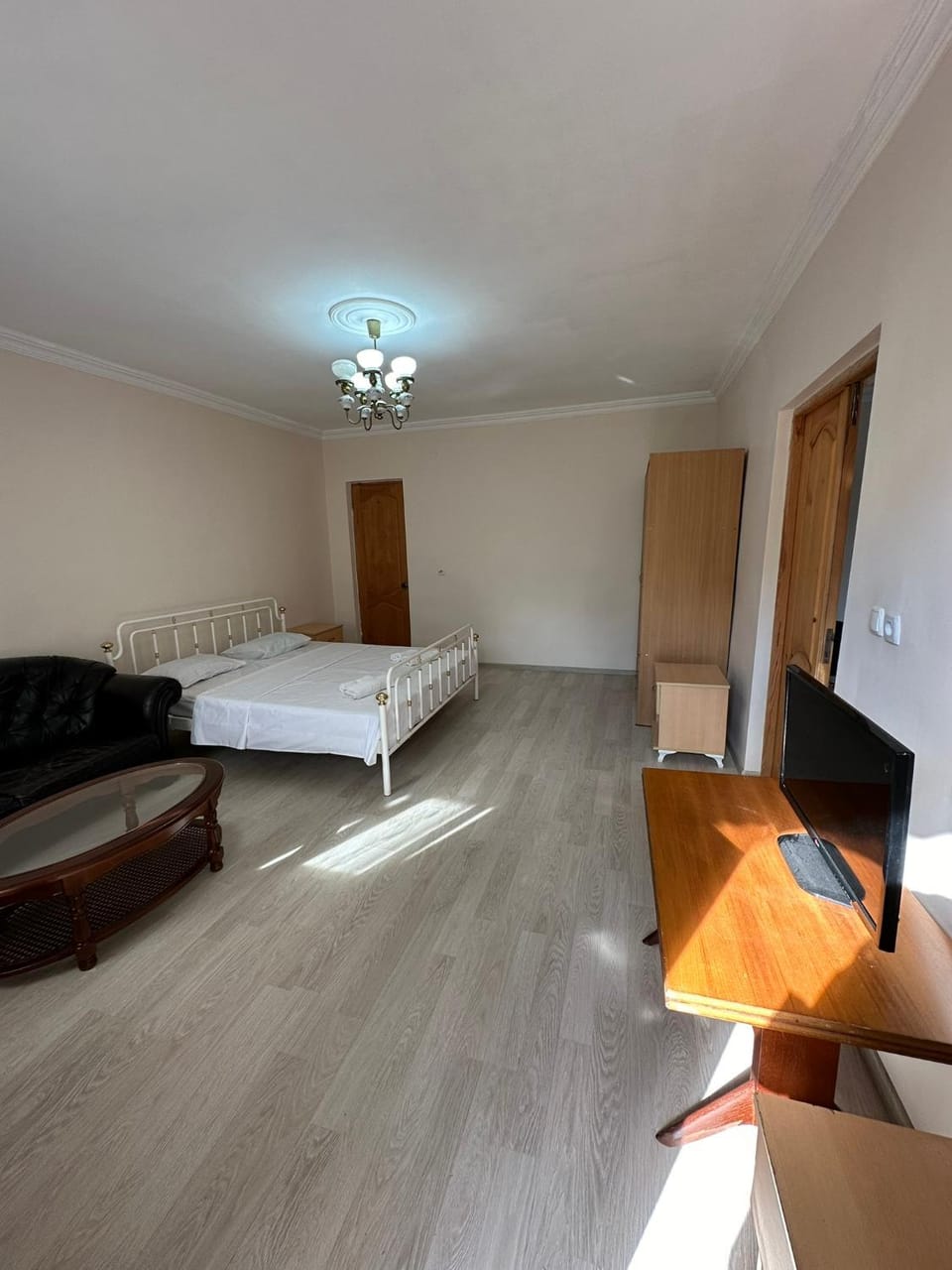 Bed, TV and multimedia, Photo of the whole room, Bedroom, hair dresser, wardrobe