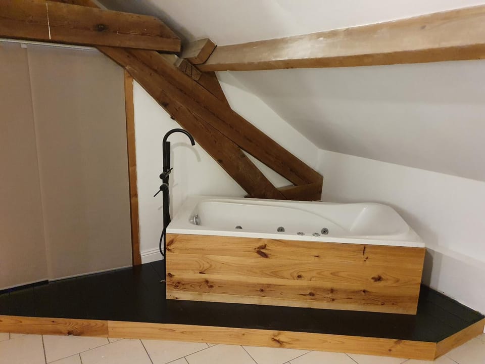 Bathroom, Bath