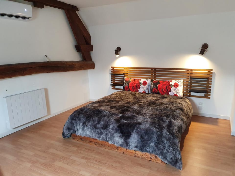 Bed, Bedroom