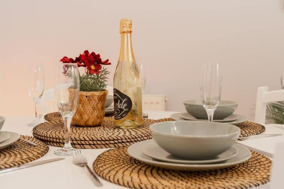 Stylish Chester Stay Free Parking Private Garden House in Chester