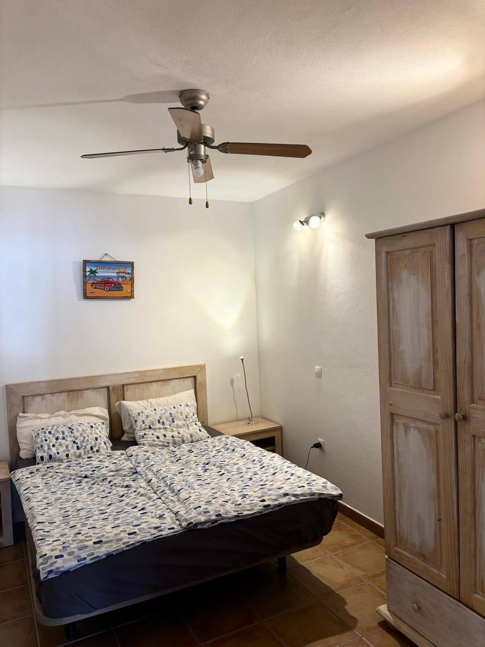 Bed, wardrobe
