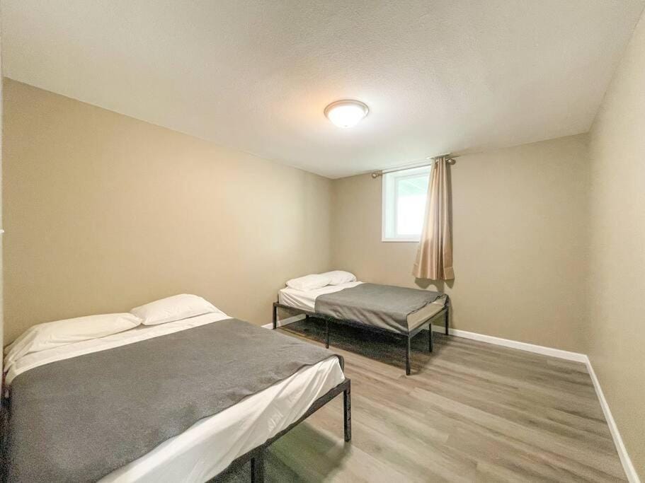 The Point House Sleep 16 House in Village Four Seasons