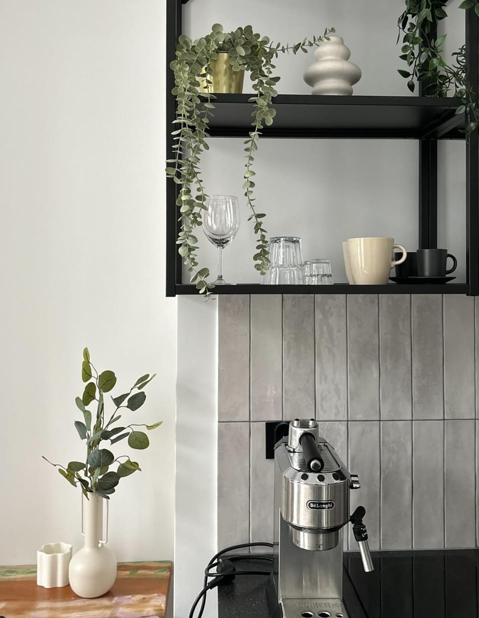 Kitchen or kitchenette, Other, microwave