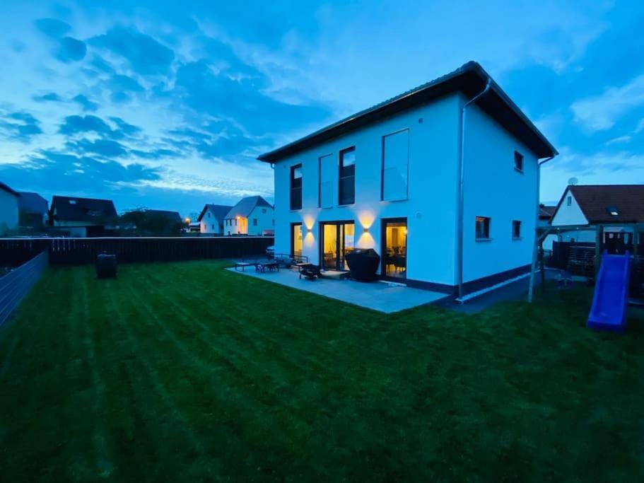 Property building, Night