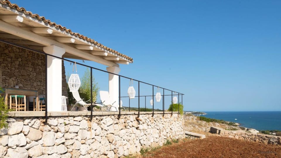 TRULLO LUXURY Pescoluse by SalentoAffitti House in Torre Vado