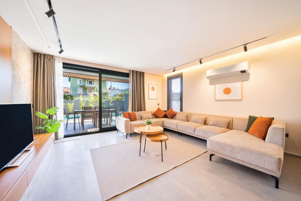 Communal lounge/ TV room, TV and multimedia, Living room, Seating area, Evening entertainment, air conditioner