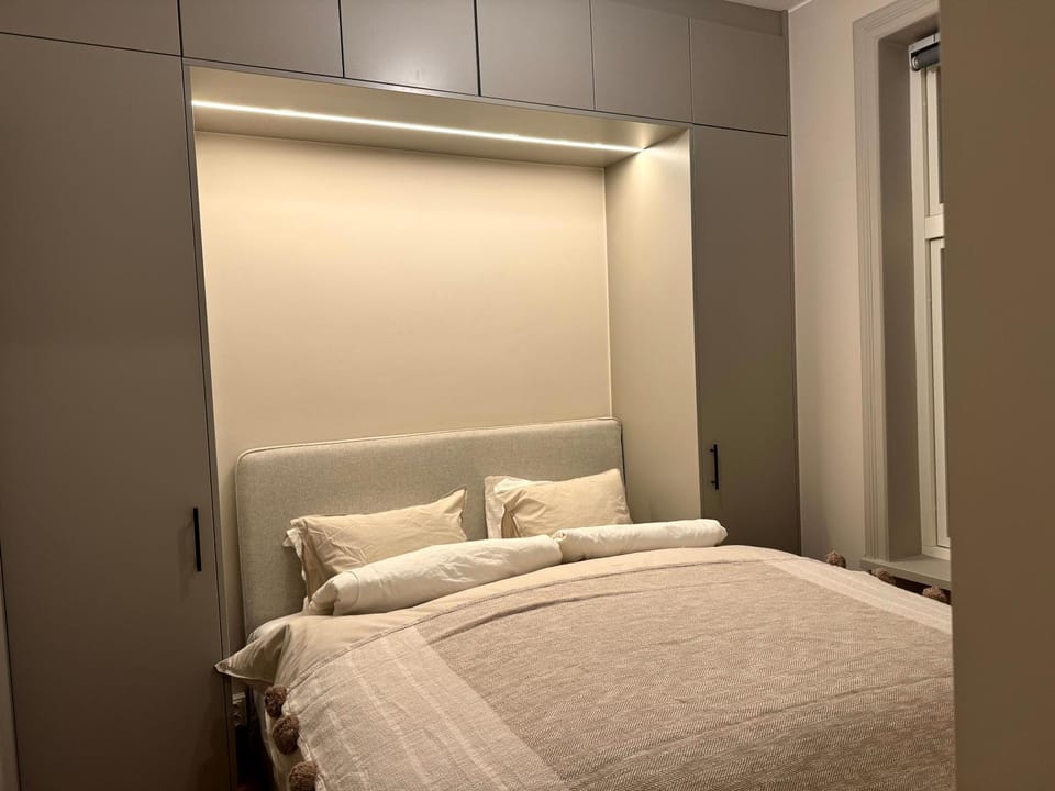 Bed, Bedroom, wardrobe