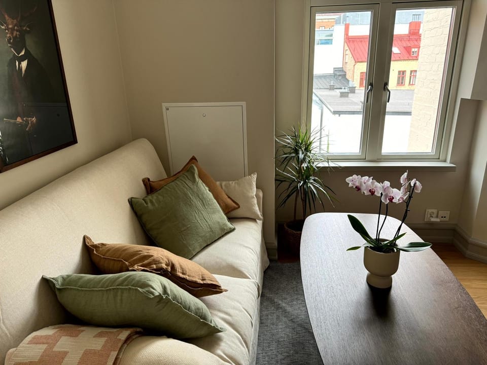 Day, Living room