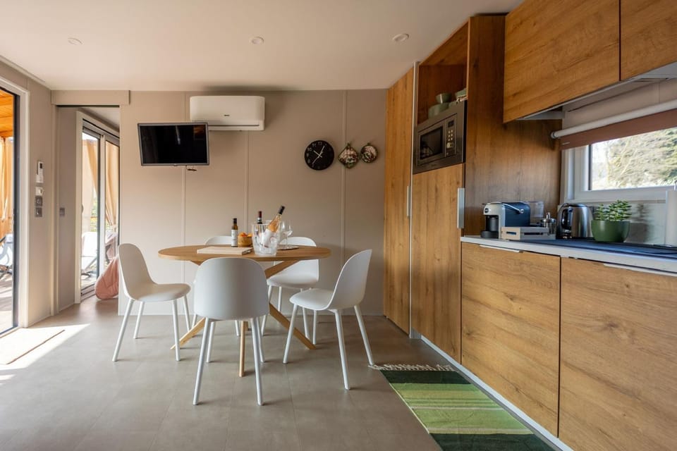 Kitchen or kitchenette, kitchen, kitchen