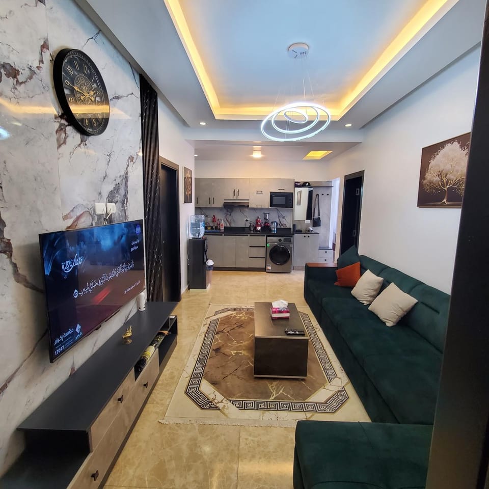 TV and multimedia, Kitchen or kitchenette, Living room, Seating area