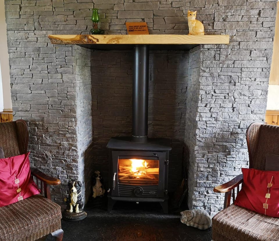 Living room, Dining area, fireplace