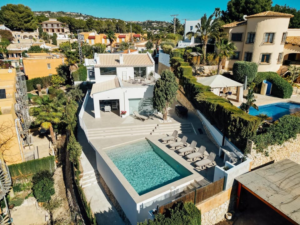 Property building, Day, Bird's eye view, Swimming pool