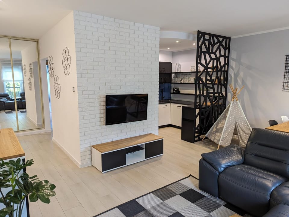 Communal lounge/ TV room, TV and multimedia, Seating area, Evening entertainment