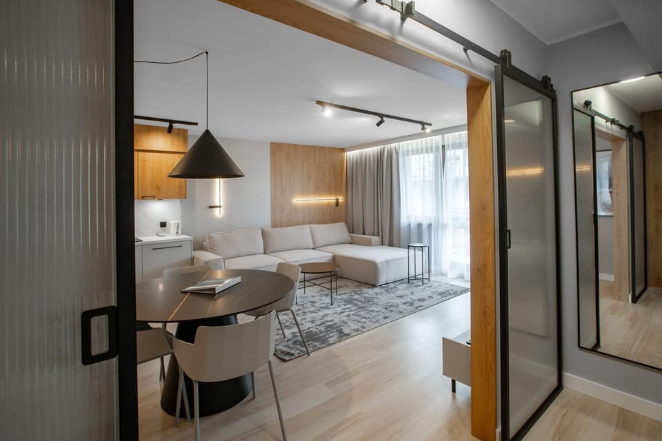 Photo of the whole room, Dining area, Bedroom