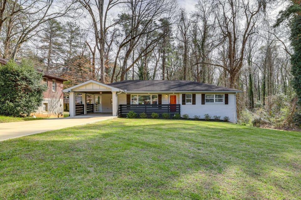 Pet-Friendly Decatur Home ~ 8 Mi to Downtown ATL! House in Belvedere Park