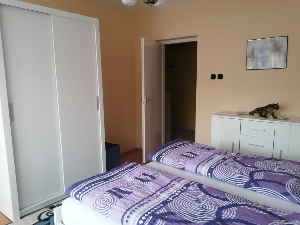 Tislerics Apartman Apartment in Hévíz