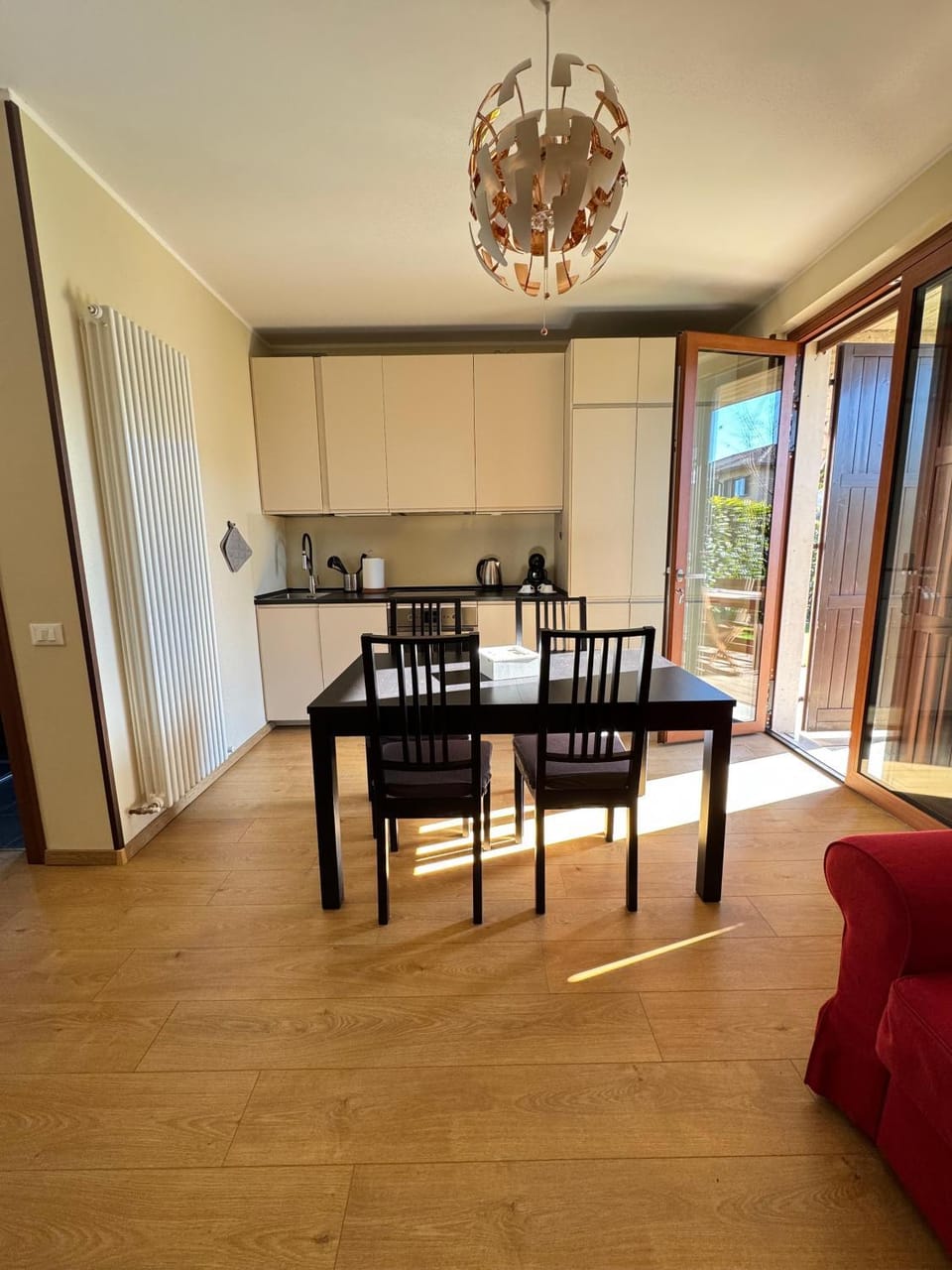 Kitchen or kitchenette, Living room, Seating area, Dining area, stove