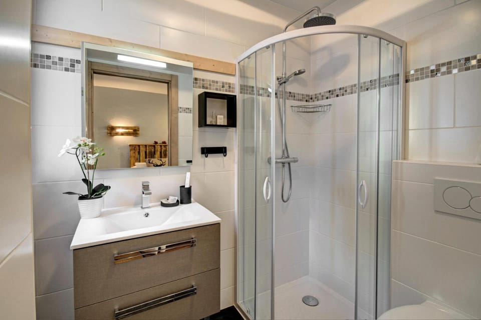Shower, Toilet, Bathroom, kitchen