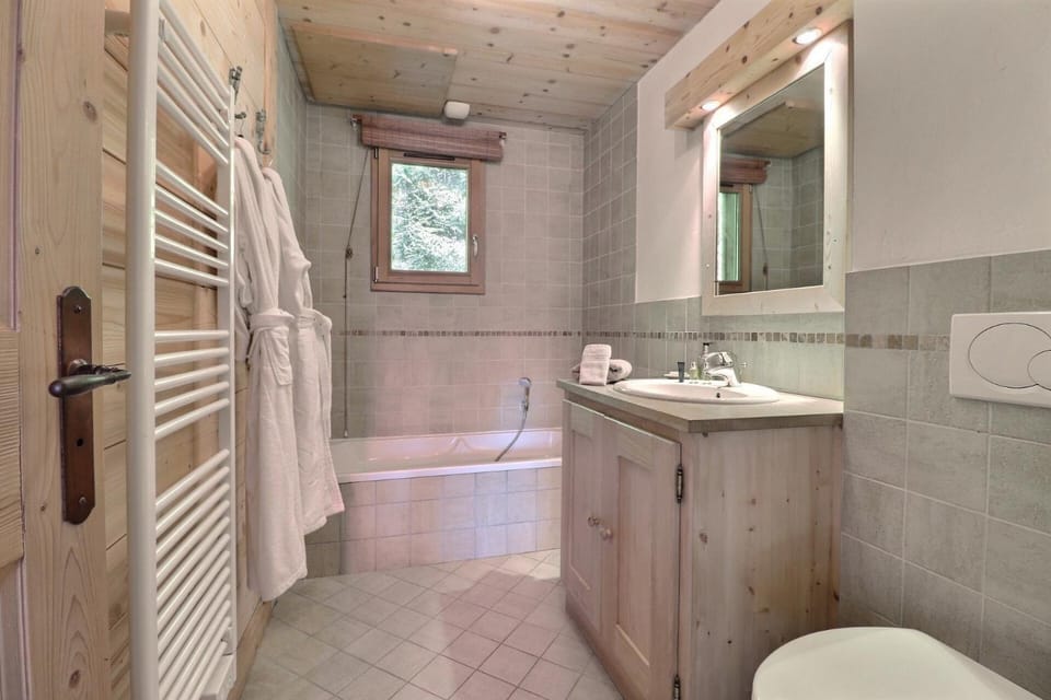 Shower, Bathroom, kitchen
