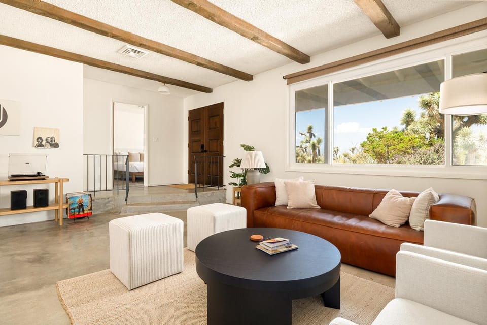 Casa Cholla- Game Room, Hot Tub, Plunge Pool, Sauna, Hammocks House in Yucca Valley