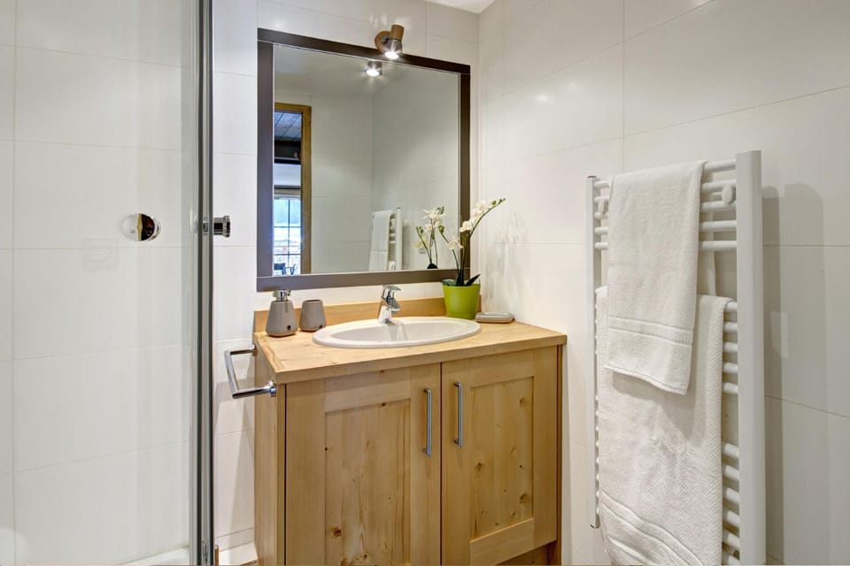 Shower, Bathroom, furniture, kitchen