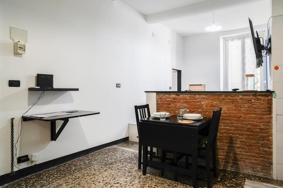 Kitchen or kitchenette, Photo of the whole room, Dining area