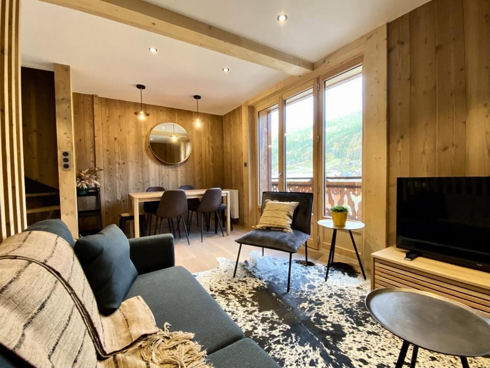 Bed, kitchen