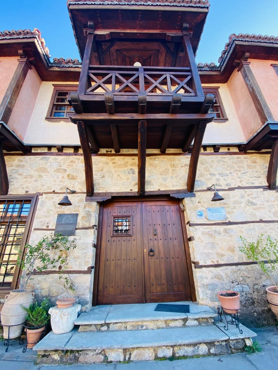 Facade/entrance