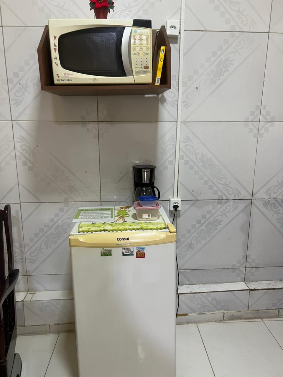 microwave, minibar