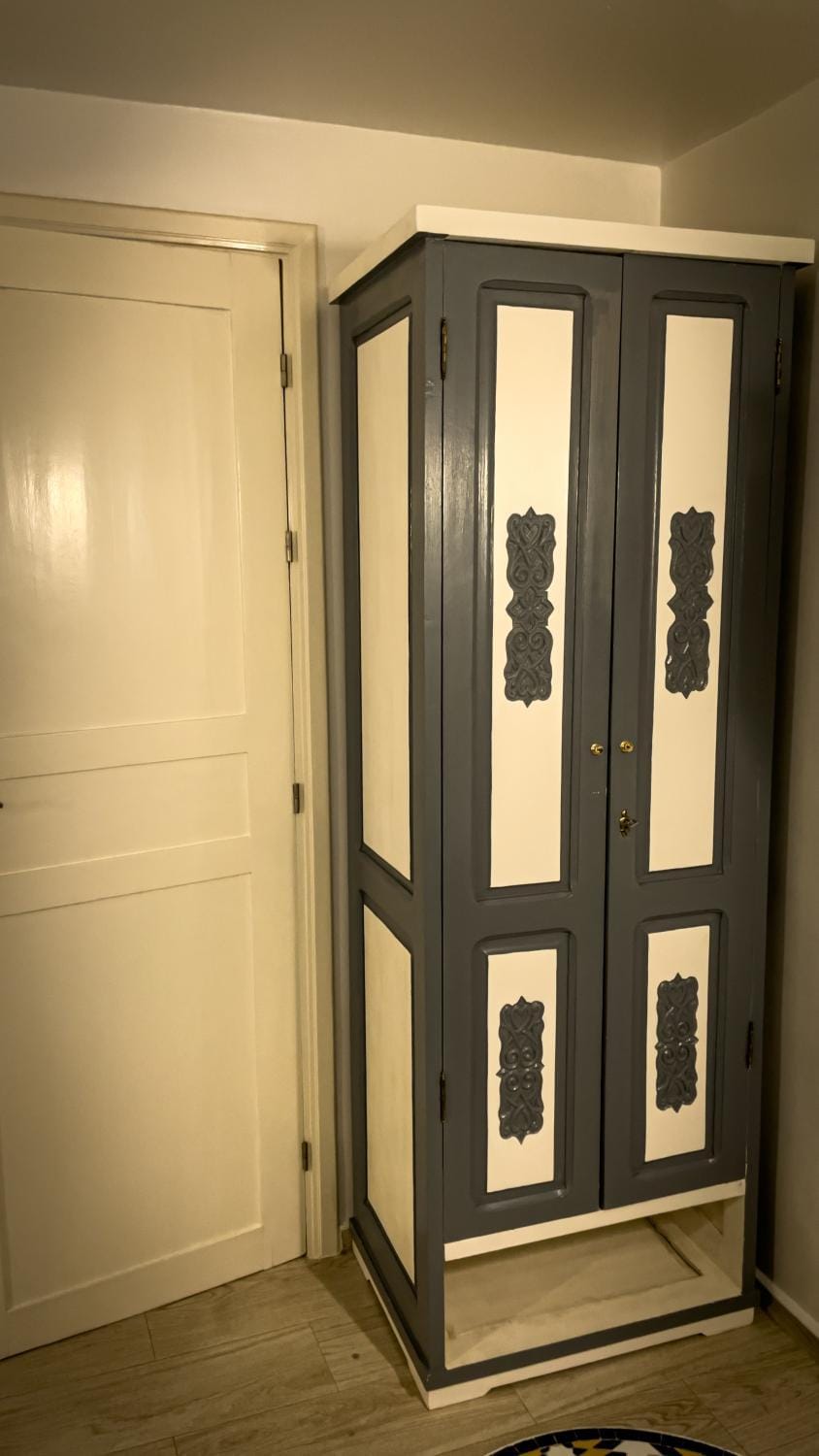 wardrobe