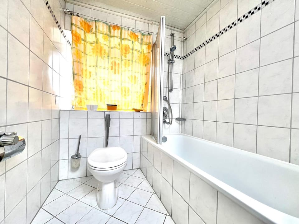Shower, Toilet, Bathroom, Bath