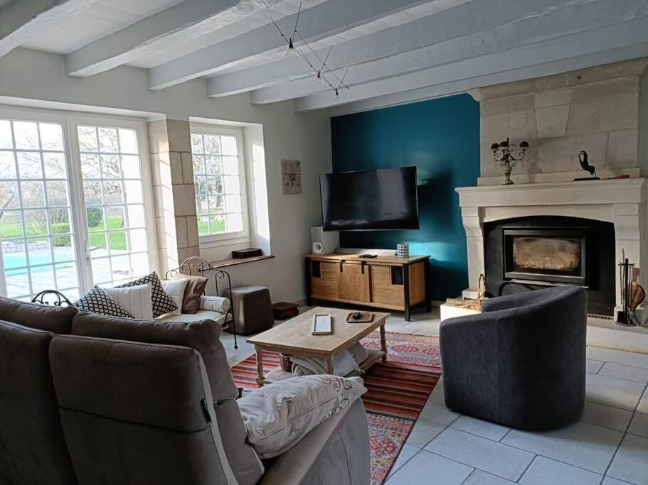 Le Moulin de Malfiance proche Futuroscope Villa in Centre-Val de Loire