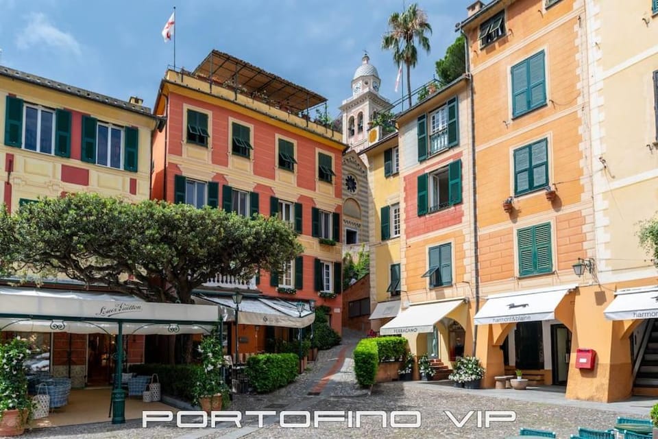 Day, Neighbourhood, City view, Location