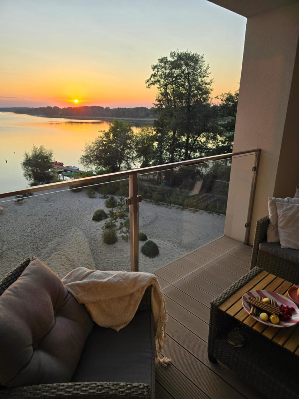 Balcony/Terrace, Lake view