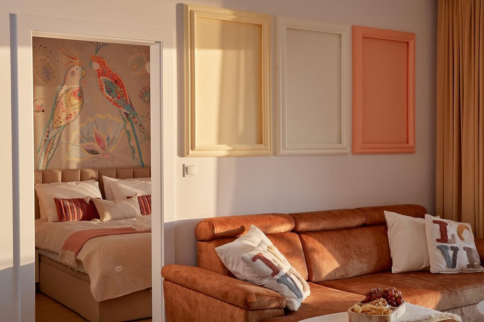 Bed, Living room, Photo of the whole room, Seating area, Bedroom, wardrobe