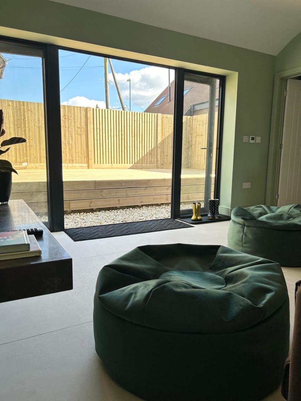 Living room, Photo of the whole room, Seating area