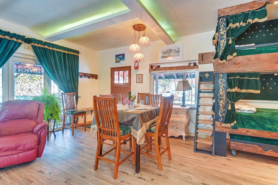 Cozy Kenai Abode w/ Private Deck: 5 Mi to Ocean! Apartment in Nikiski