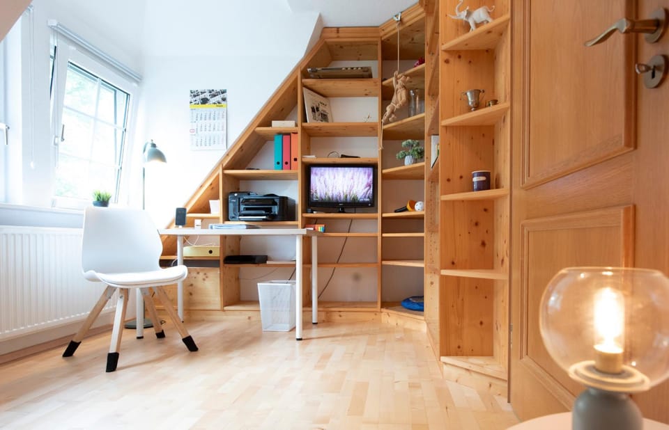 TV and multimedia, Business facilities