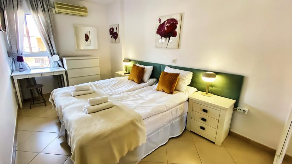 Bed, Bedroom, towels, towels, air conditioner