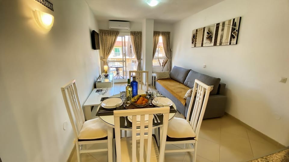 TV and multimedia, Living room, Dining area