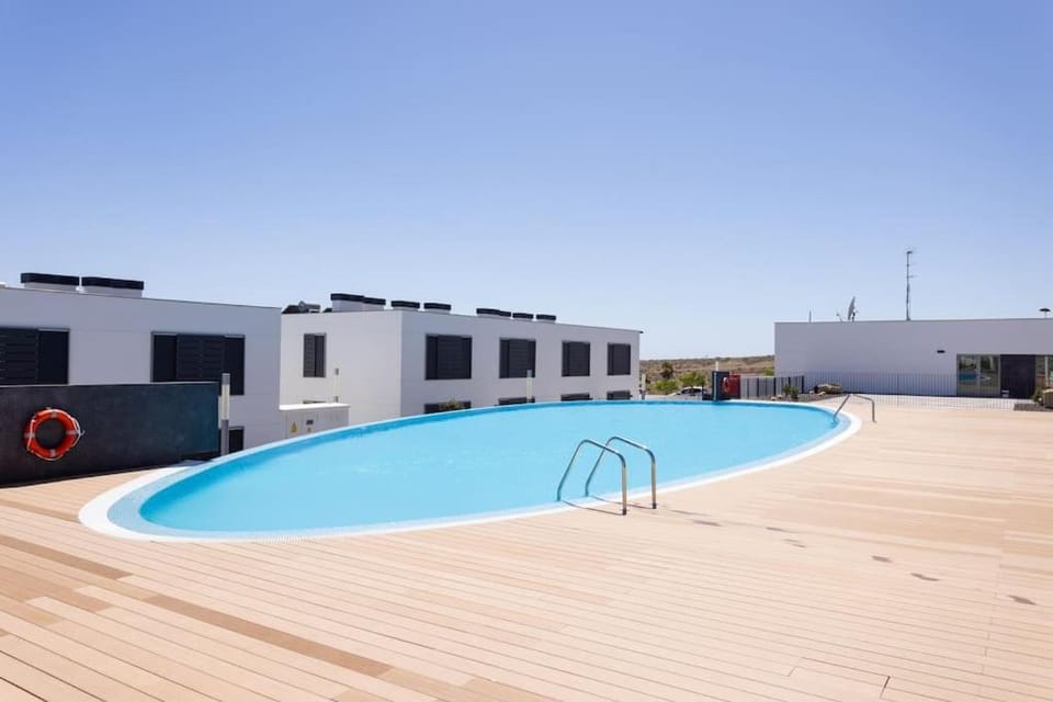 Property building, Swimming pool