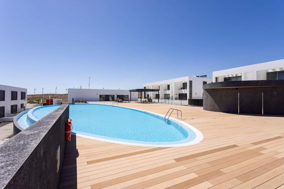 Property building, Swimming pool