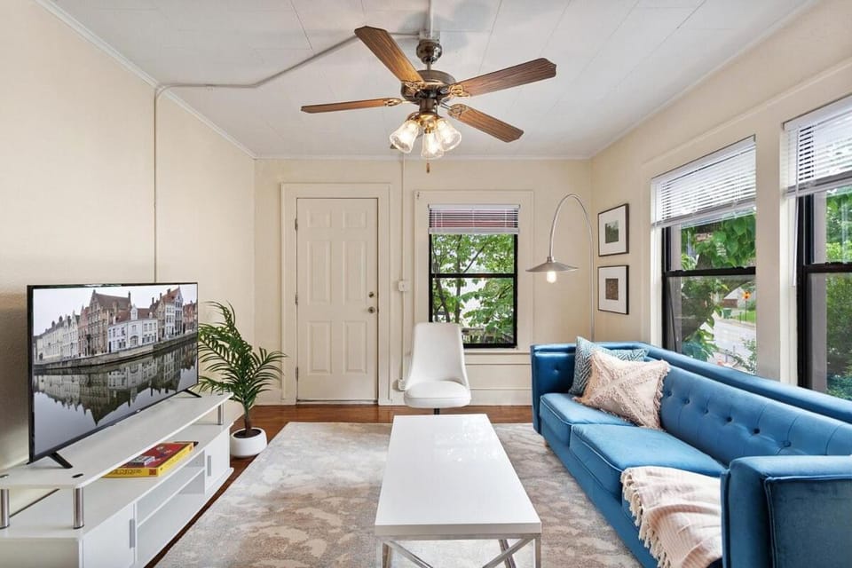 The 1925 - Monthly Rental - Walk Everywhere Apartment in Fayetteville