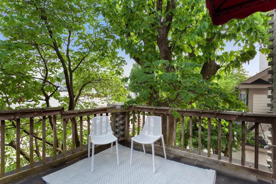 The 1925 - Monthly Rental - Walk Everywhere Apartment in Fayetteville
