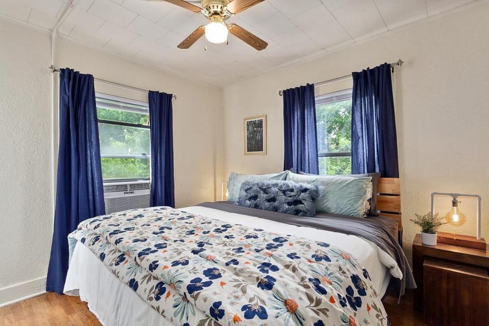 The 1925 - Monthly Rental - Walk Everywhere Apartment in Fayetteville
