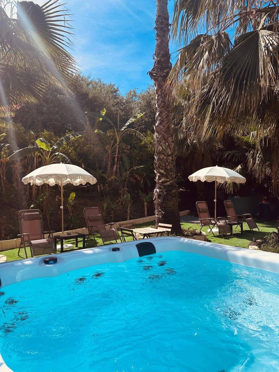 Garden, Hot Tub