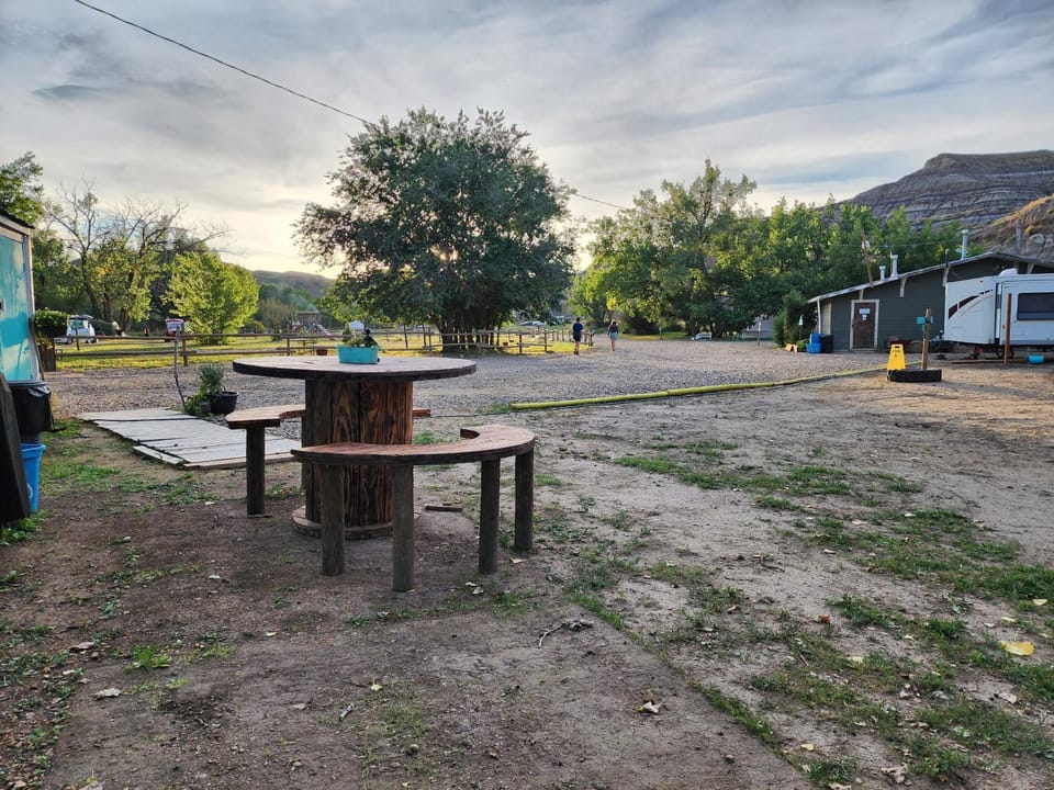 Day, Natural landscape, Dining area